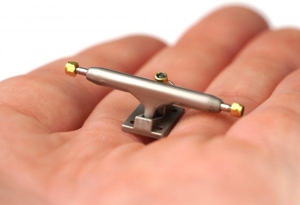 Ejes trucks fingerboard profesional 36mm light - Imagen 3