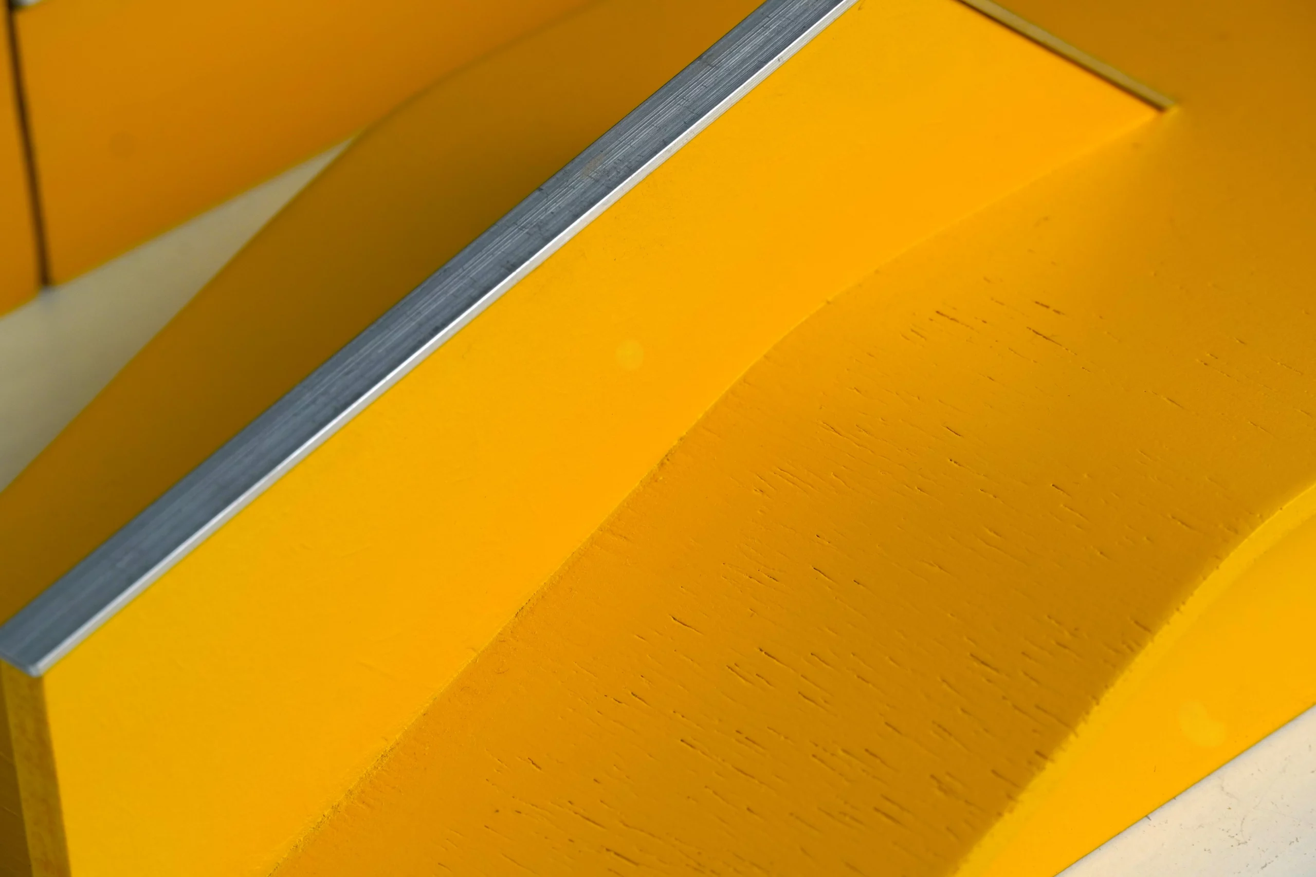 Berlion Hybrid Quarter Manual Grind Fingerboard Ramp - Imagen 3