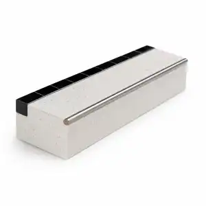 Rampa para fingerboard profesional hecha a mano en mármol y barra de acero inoxidable para grindar
